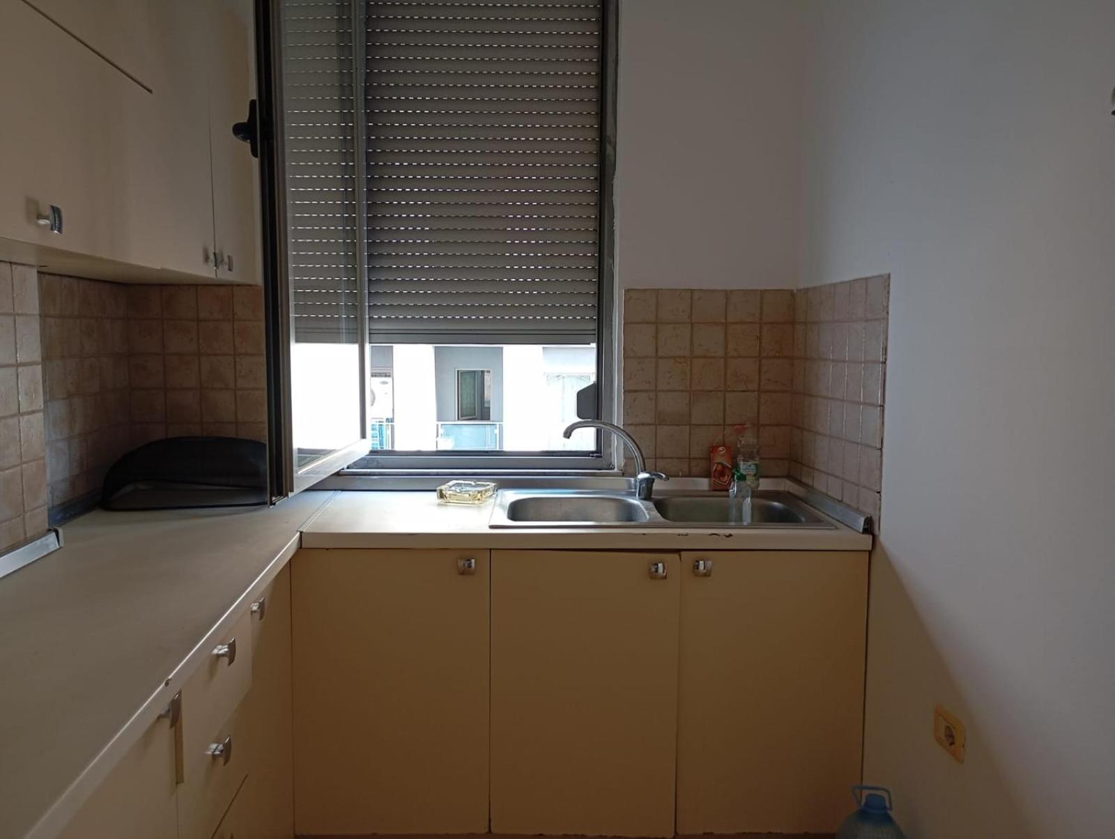 טיראנה Royal 3 Hostel מראה חיצוני תמונה
