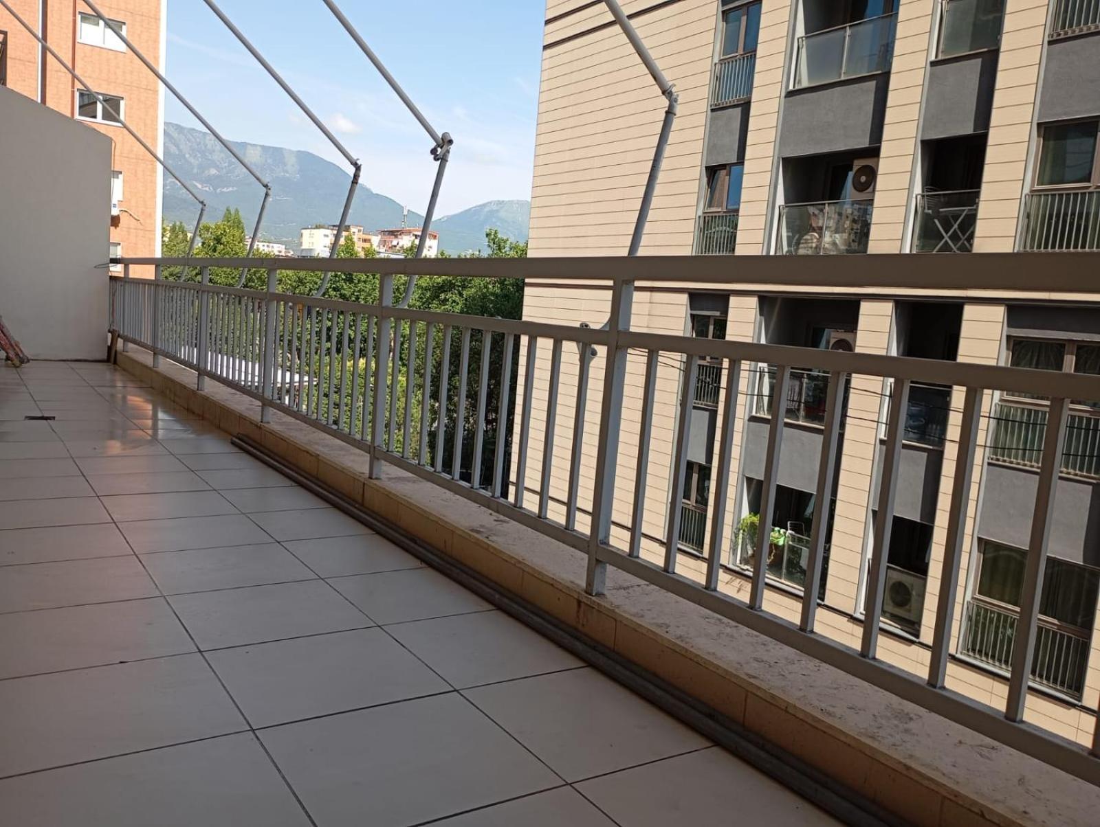 טיראנה Royal 3 Hostel מראה חיצוני תמונה
